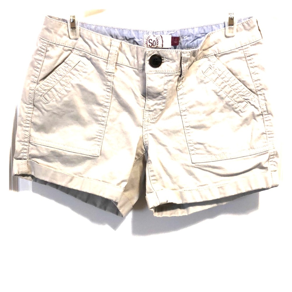 NWOT SO BRAND BEIGE SHORTS (MAKE OFFER ON CLOSET.)